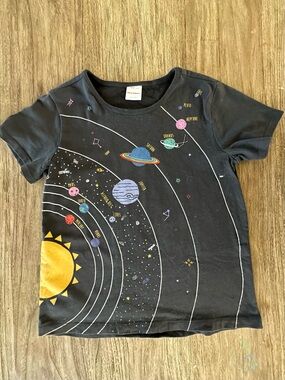 Hanna Andersson Black Kids Solar System Tee with Colorful Planets